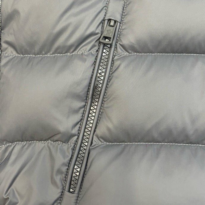 Áo khoác phao Moncler 730 Xám tay len kẻ sọc Trắng Like Auth 48-52 VTN