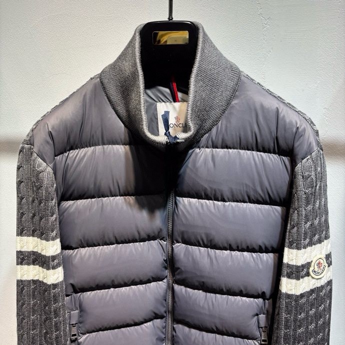 Áo khoác phao Moncler 730 Xám tay len kẻ sọc Trắng Like Auth 48-52 VTN
