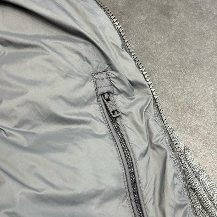 Áo khoác phao Moncler 730 Xám tay len kẻ sọc Trắng Like Auth 48-52 VTN