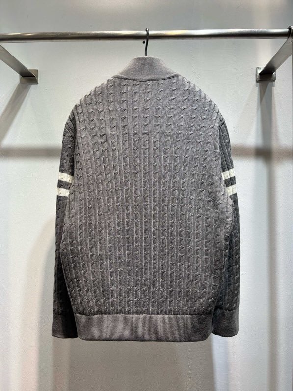 Áo khoác phao Moncler 730 Xám tay len kẻ sọc Trắng Like Auth 48-52 VTN