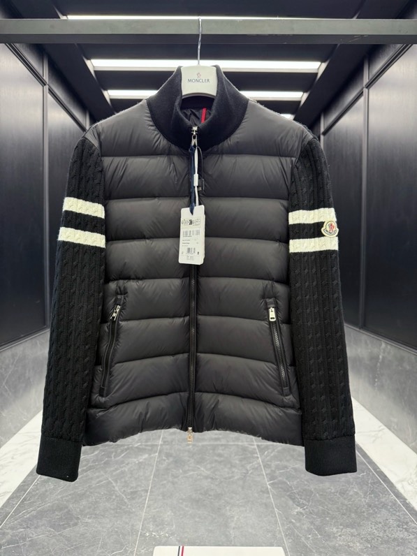 Áo khoác phao Moncler 730 Đen tay len kẻ sọc Trắng Like Auth 48-52 VTN