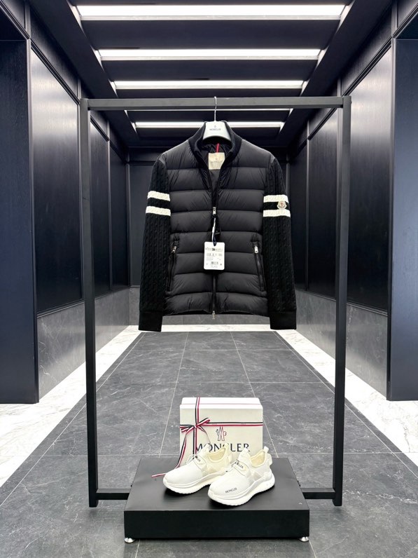 Áo khoác phao Moncler 730 Đen tay len kẻ sọc Trắng Like Auth 48-52 VTN