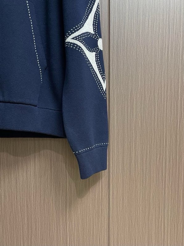 Áo khoác len Louis Vuitton LV 2510 Xanh Than mũ logo to tay ngực Like Auth S-L VTN