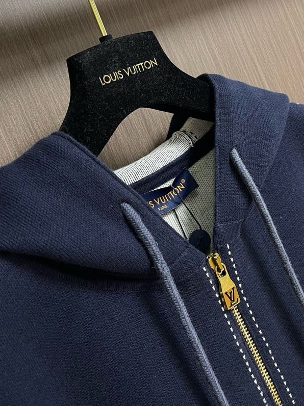 Áo khoác len Louis Vuitton LV 2510 Xanh Than mũ logo to tay ngực Like Auth S-L VTN