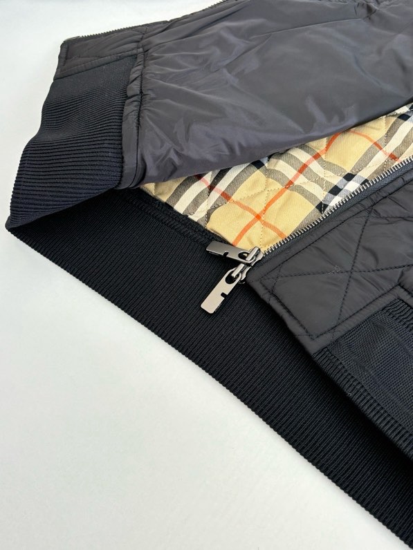 Áo khoác phao Burberry BBR Đen vân Trám kẻ sọc mặt trong Like Auth S-L VTN