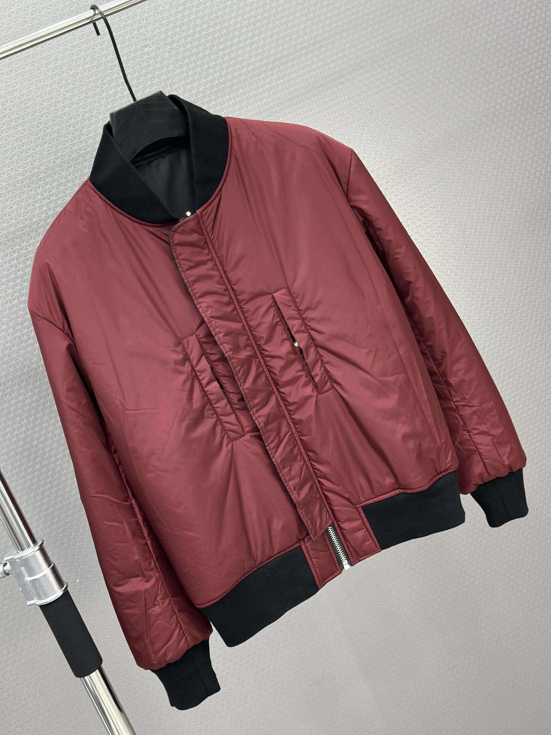 Áo khoác gió Gucci GC 9600 2 mặt Đen Đỏ Like Auth S-L VTN