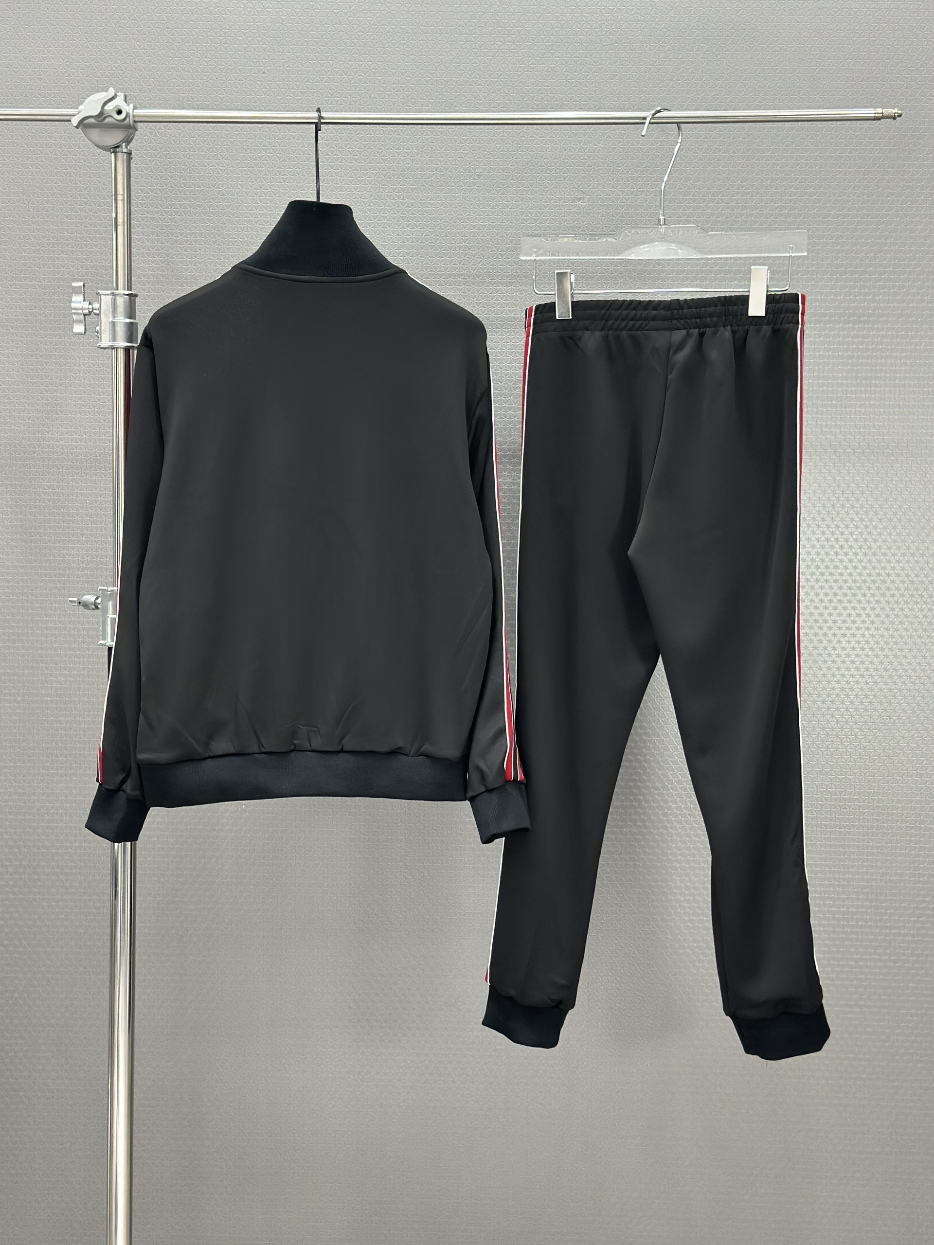 Set bộ thu đông Adidas MU khóa kẻ viền Đỏ Like Auth S-XL VTN