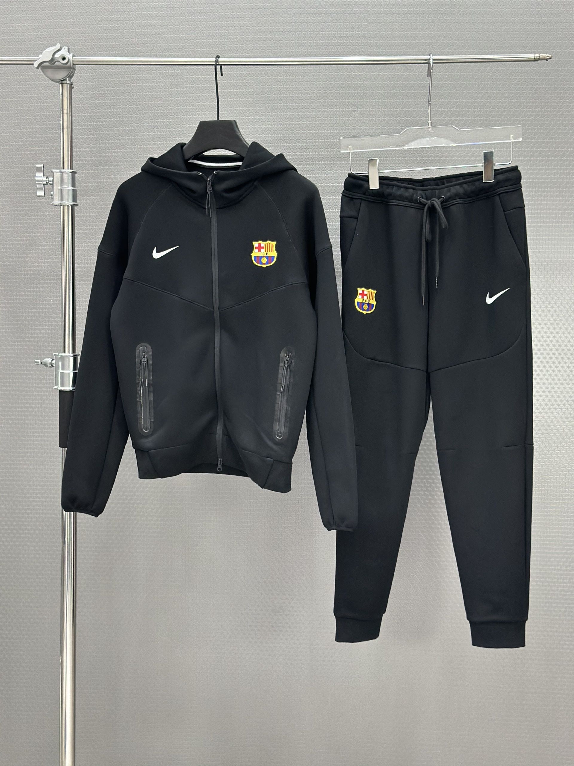 Set bộ thu đông Nike Barca khóa mũ Đen logo ngực Like Auth S-XL VTN