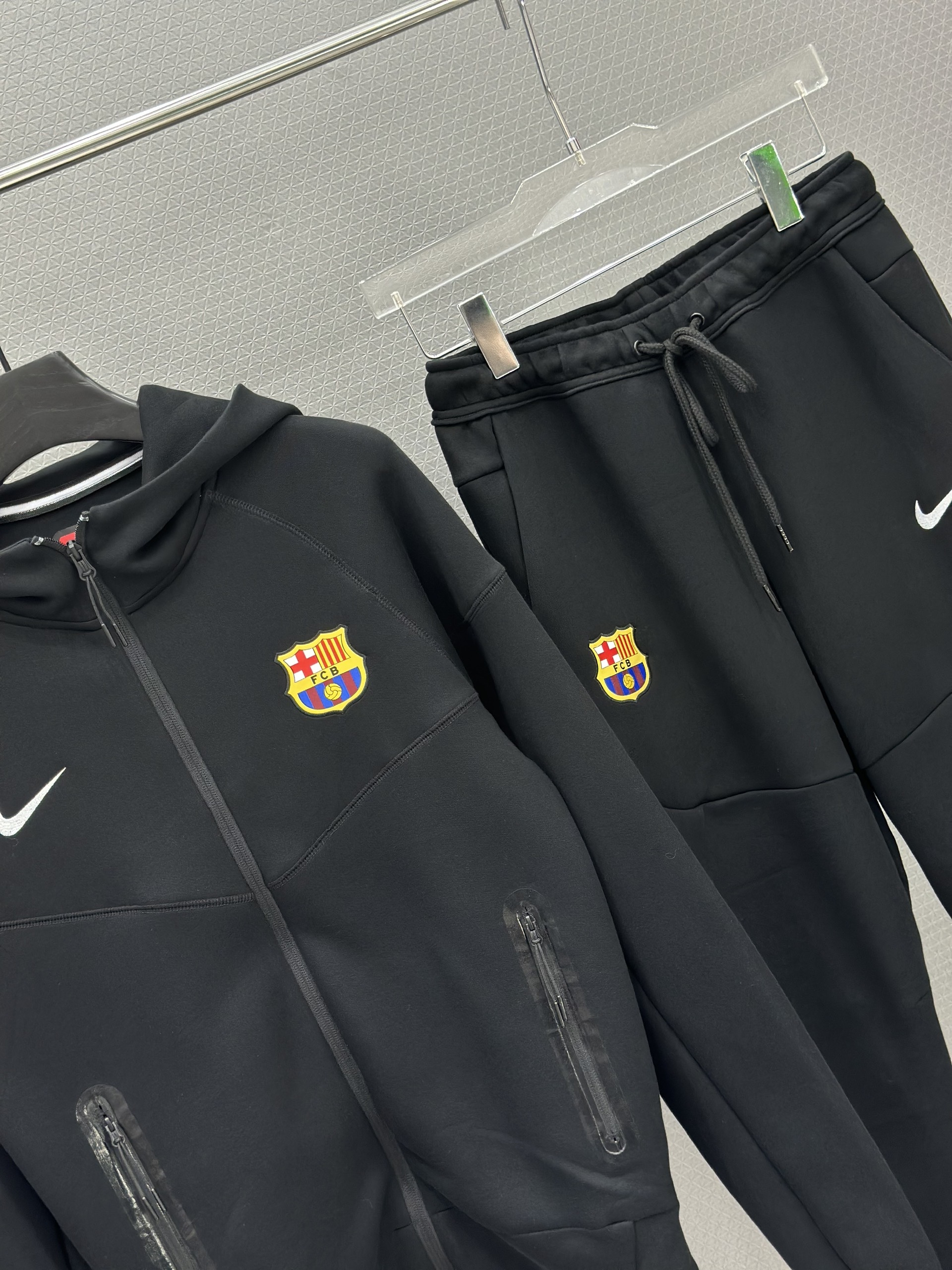 Set bộ thu đông Nike Barca khóa mũ Đen logo ngực Like Auth S-XL VTN