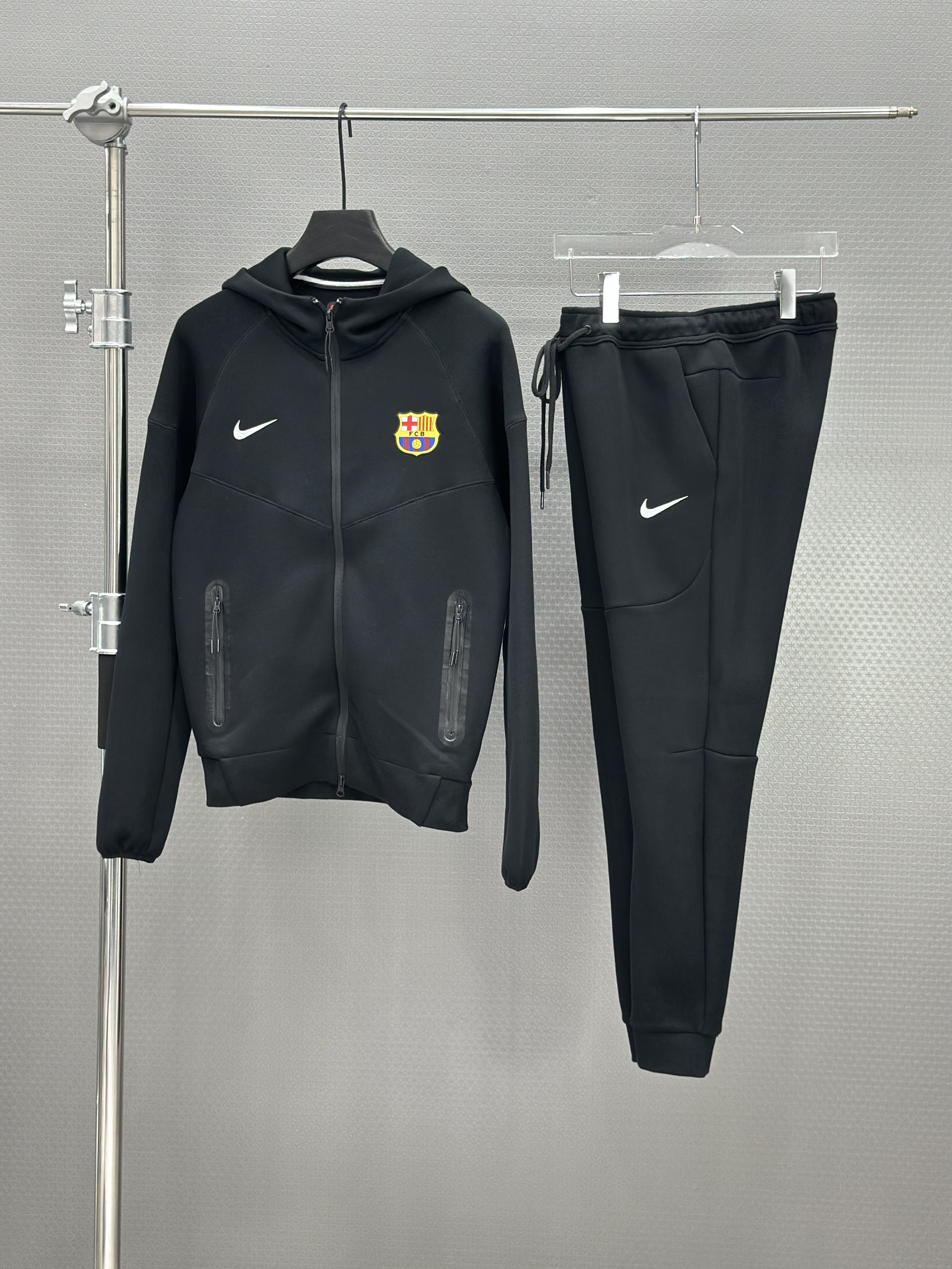 Set bộ thu đông Nike Barca khóa mũ Đen logo ngực Like Auth S-XL VTN