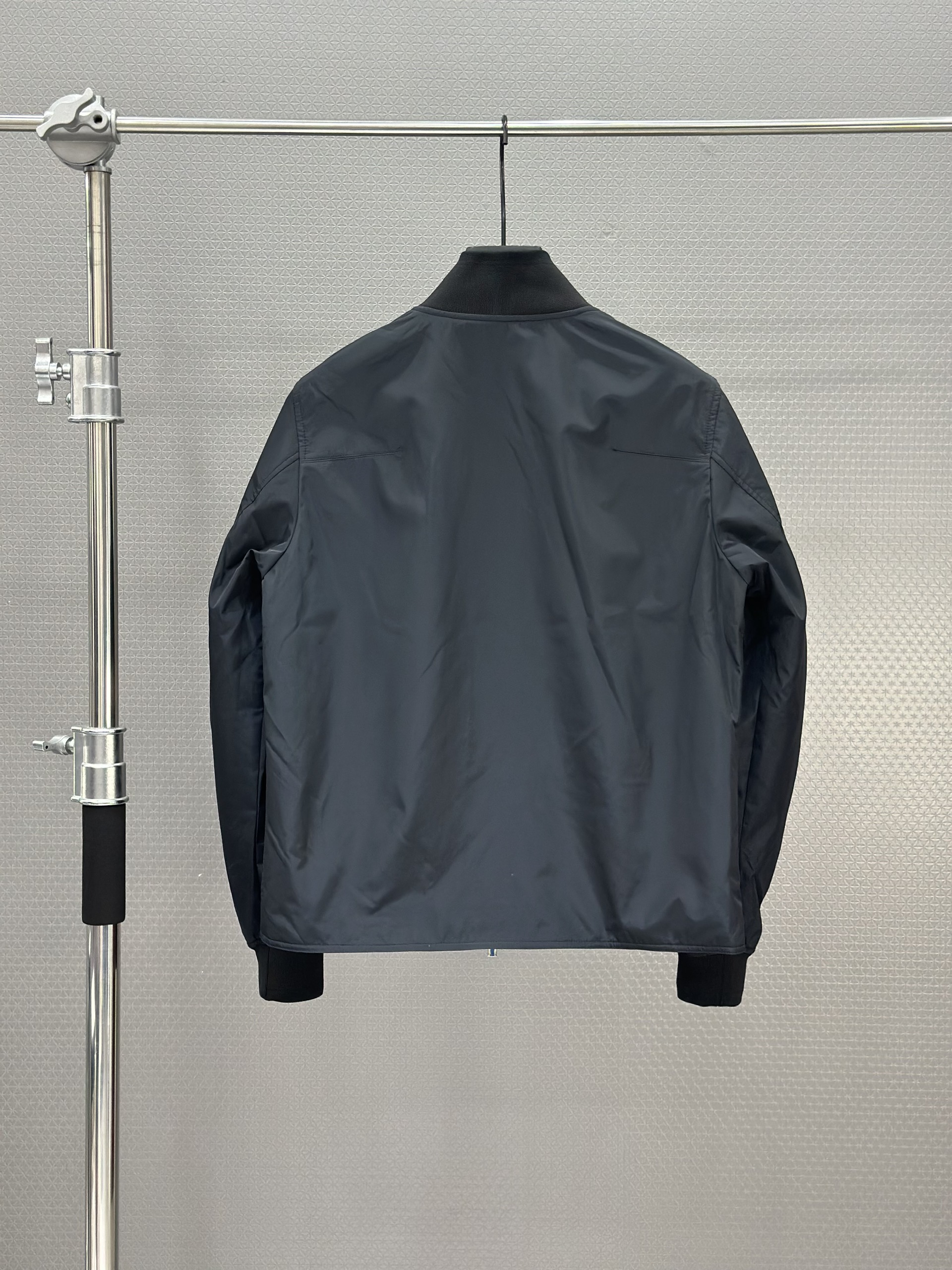 Áo khoác gió Dior CD 12001 túi khóa ZIP Like Auth 48-52 VTN