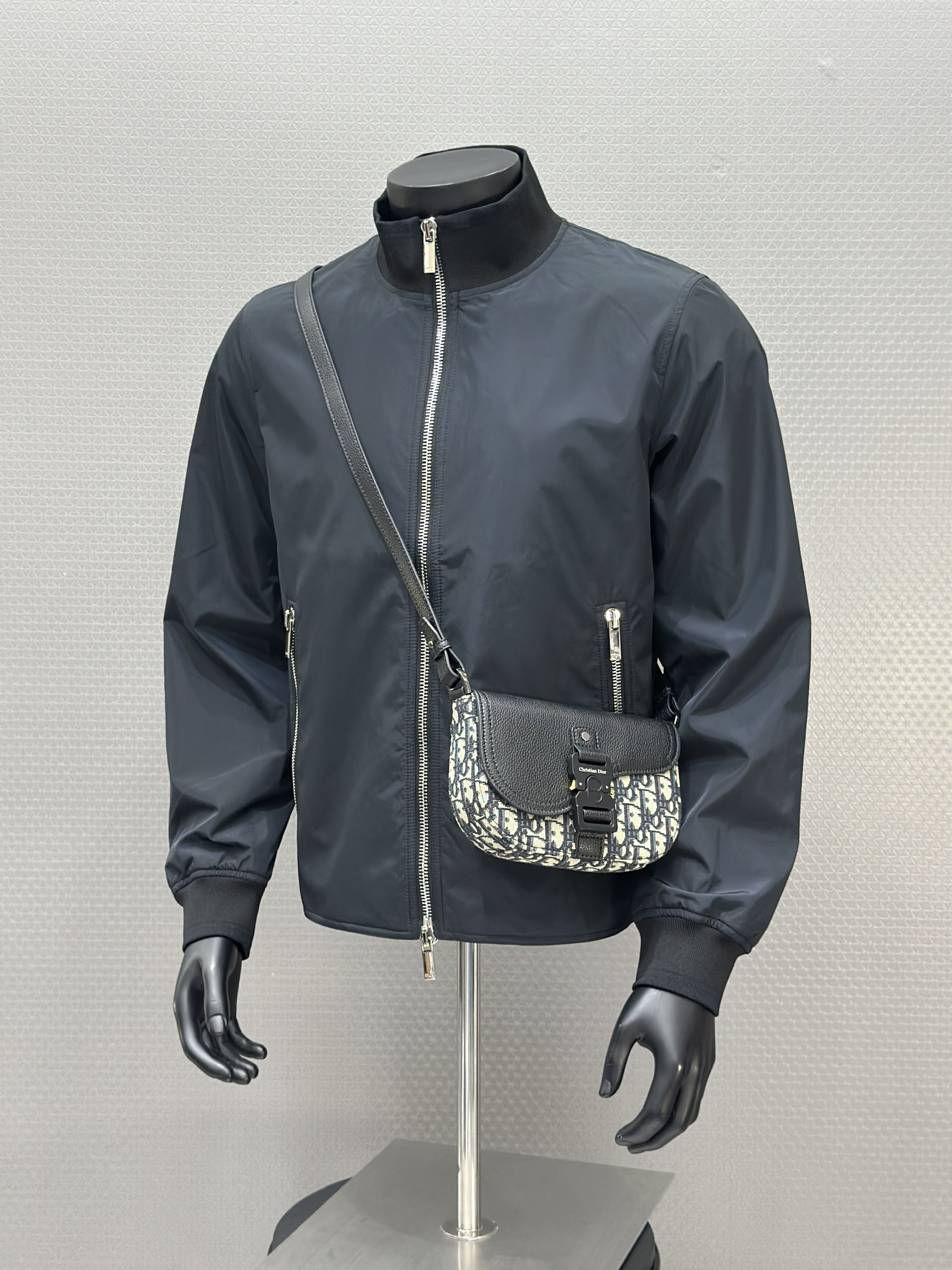 Áo khoác gió Dior CD 12001 túi khóa ZIP Like Auth 48-52 VTN