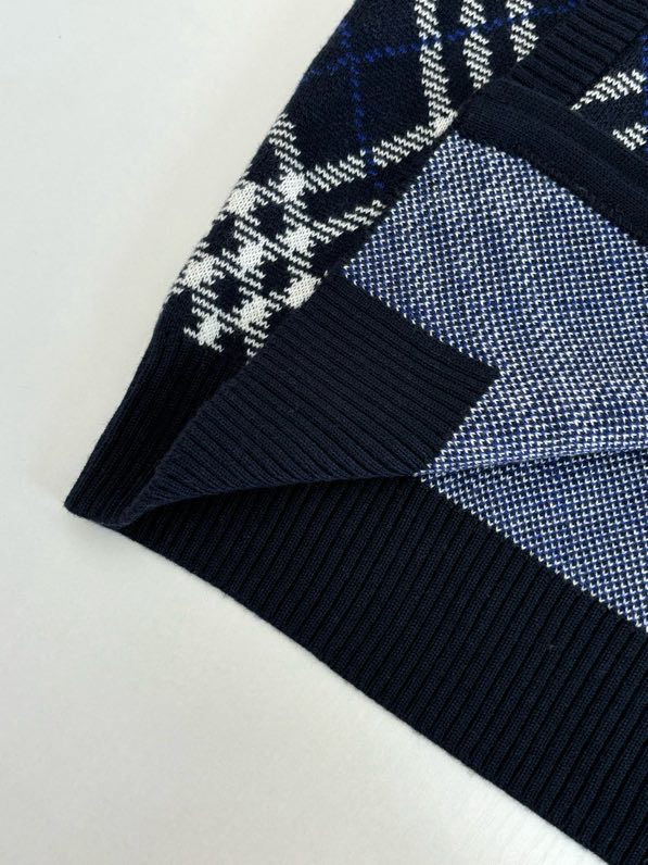 Áo khoác bomber len Burberry BBR 1271 Đen kẻ Trắng Like Auth S-XL VTN