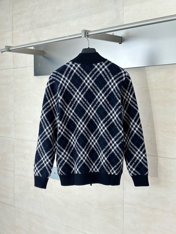 Áo khoác bomber len Burberry BBR 1271 Đen kẻ Trắng Like Auth S-XL VTN