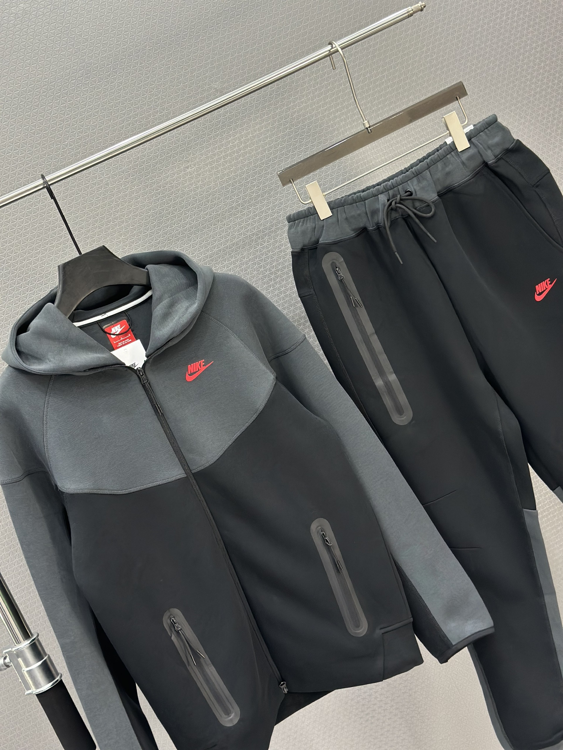 Set bộ thu đông Nike khóa mũ Xám Đen logo Đỏ Like Auth M-XL VTN