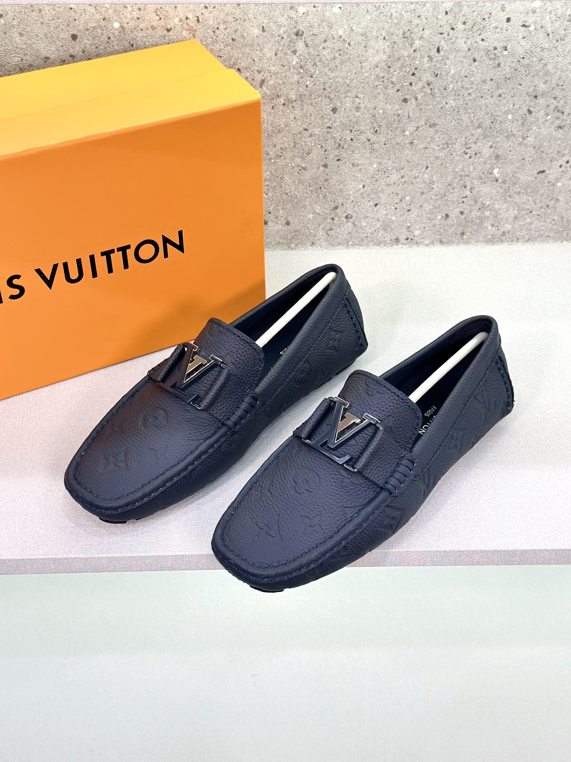 Giày lười moca Louis Vuitton LV Xanh than họa tiết hoa vân dập chìm LV Like Auth 1-1 on web fullbox VTN