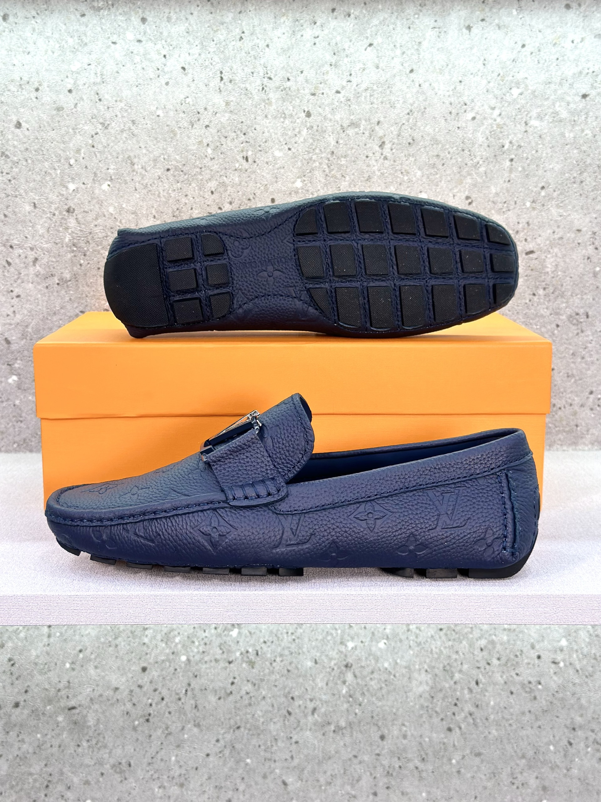 Giày lười moca Louis Vuitton LV Xanh than họa tiết hoa vân dập chìm LV Like Auth 1-1 on web fullbox VTN