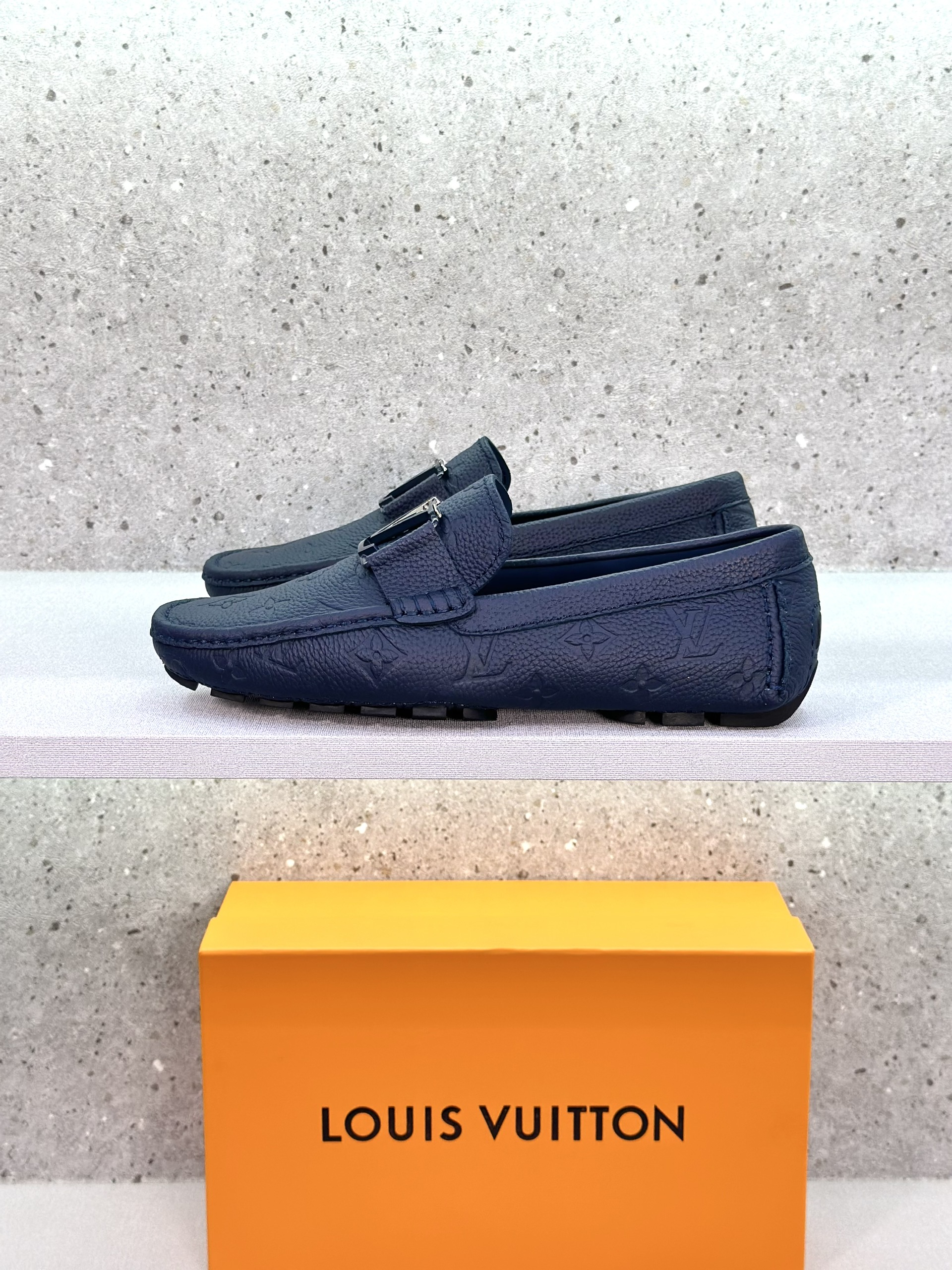 Giày lười moca Louis Vuitton LV Xanh than họa tiết hoa vân dập chìm LV Like Auth 1-1 on web fullbox VTN