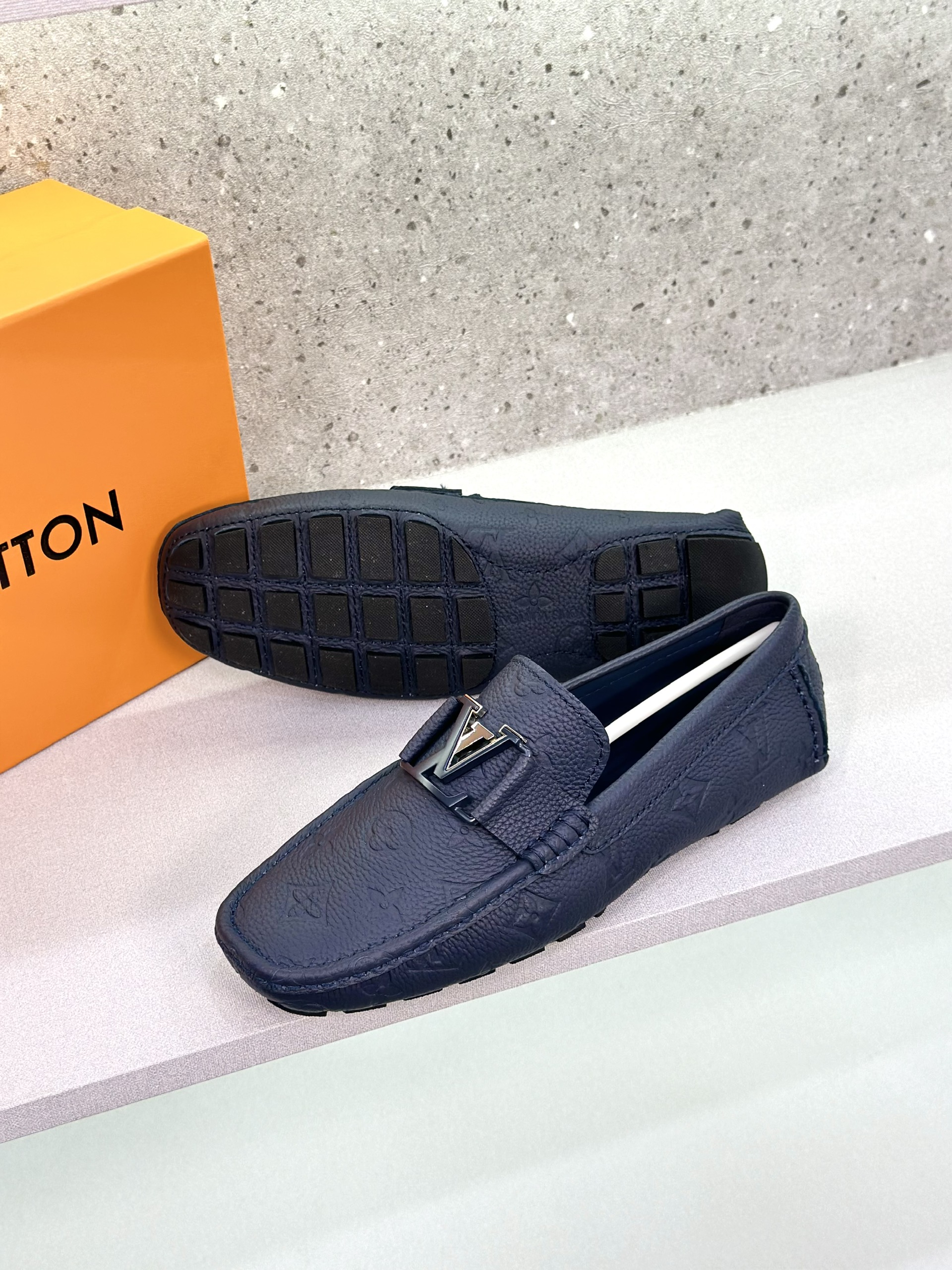 Giày lười moca Louis Vuitton LV Xanh than họa tiết hoa vân dập chìm LV Like Auth 1-1 on web fullbox VTN