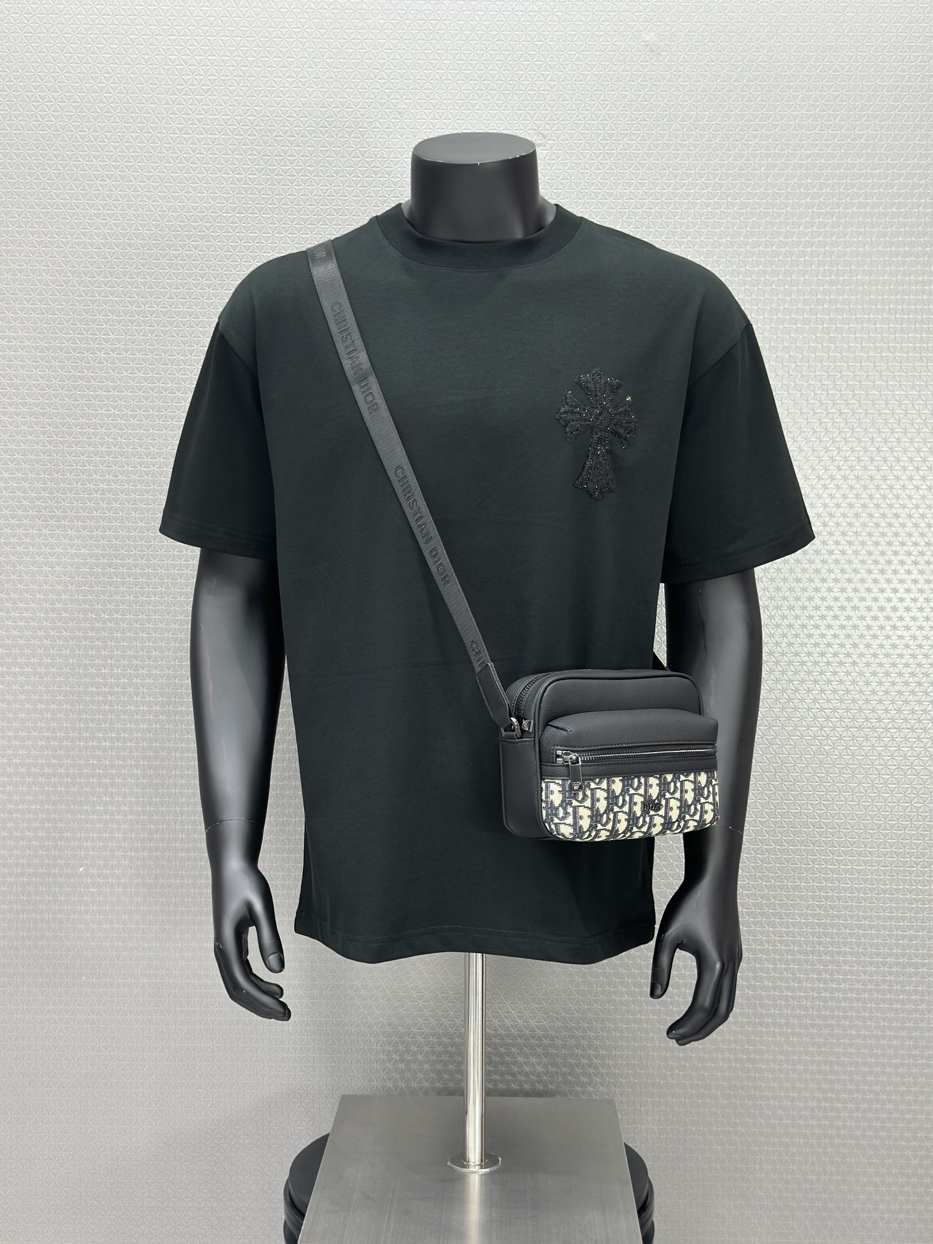 Áo phông T shirt Chrome Heart Đen logo thêu nổi dát nhũ Like Auth S-XL VTN