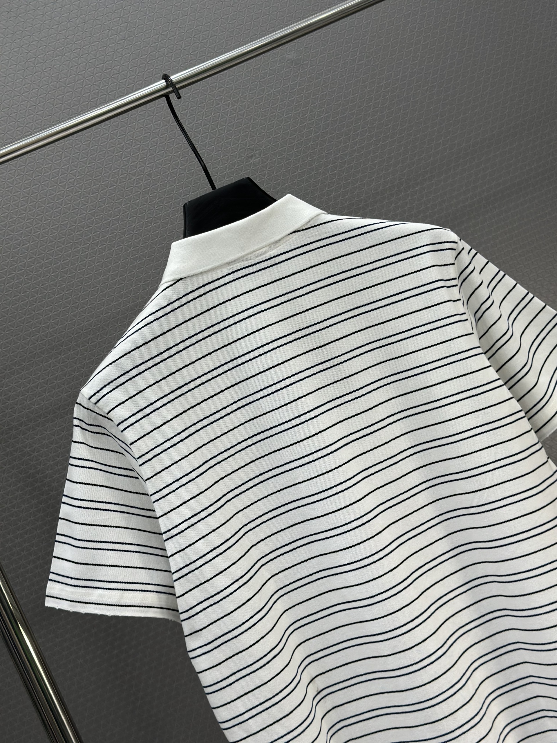 Áo polo Balenciaga Trắng kẻ ngang logo thêu ngực Like Auth S-M VTN