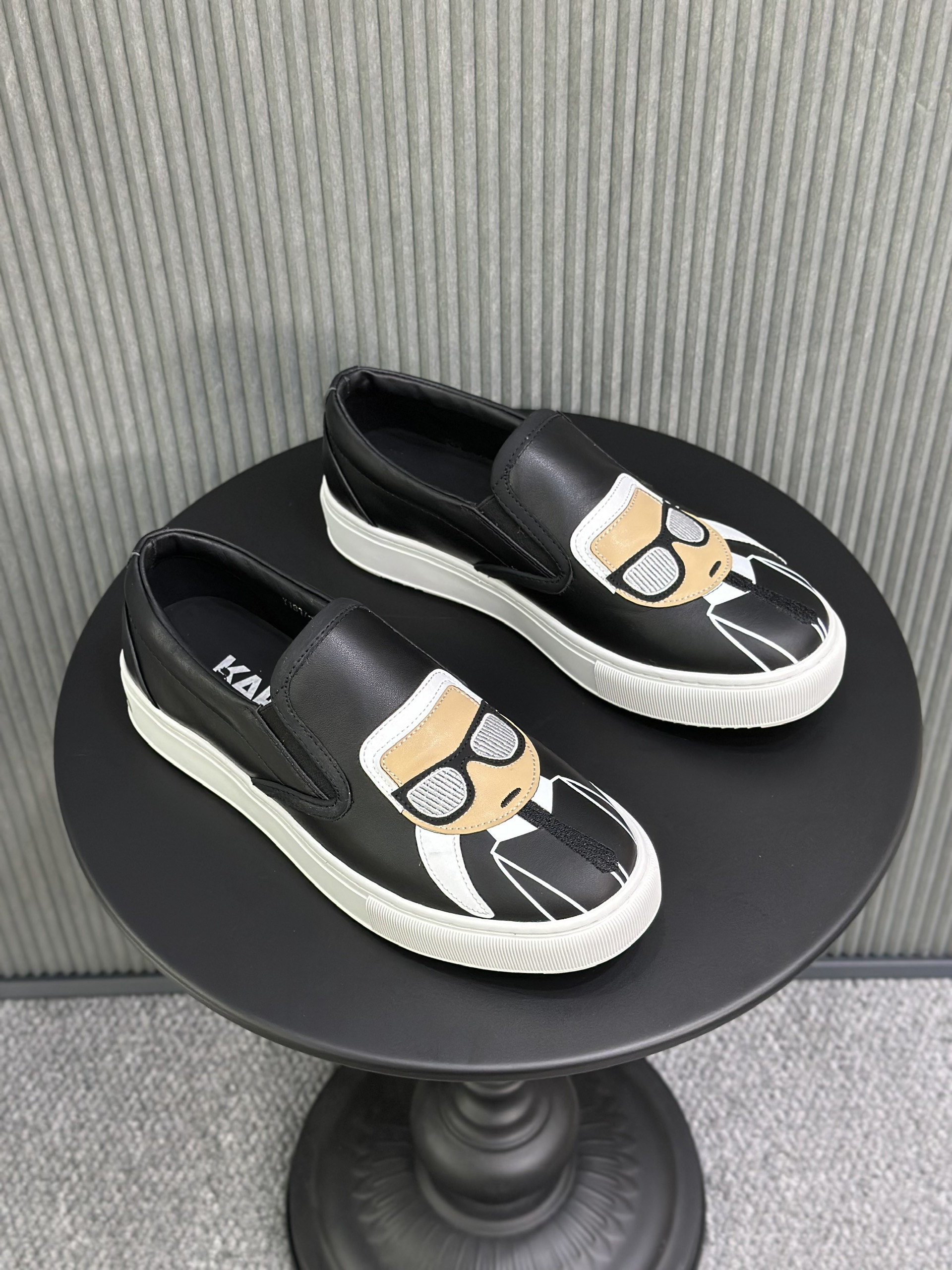 Giày slipon Karl Đen họa tiết dân chơi Like Auth 38-43 VTN