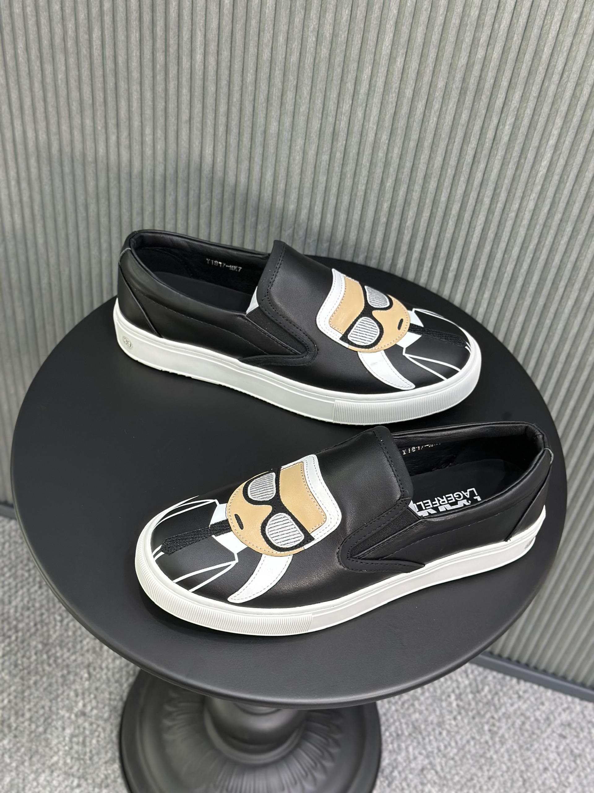 Giày slipon Karl Đen họa tiết dân chơi Like Auth 38-43 VTN