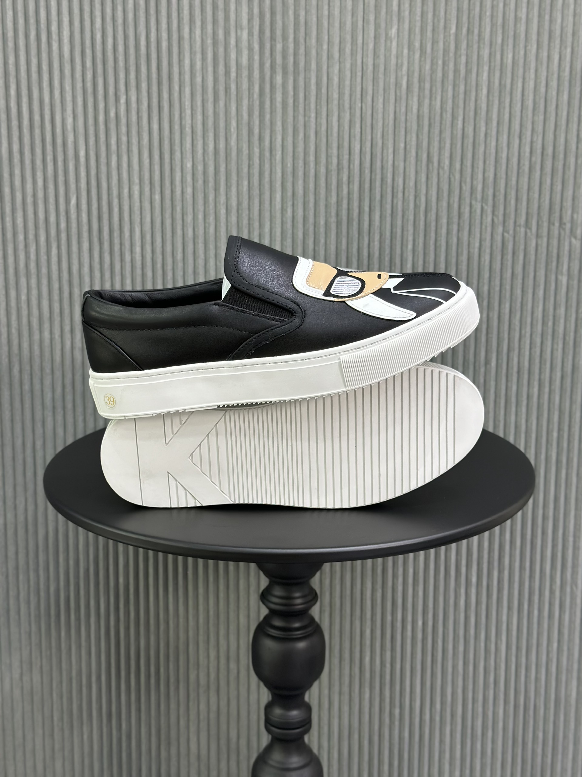 Giày slipon Karl Đen họa tiết dân chơi Like Auth 38-43 VTN