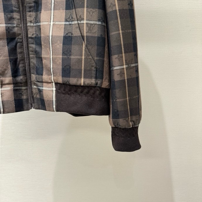 Áo khoác Hoodie khóa Louis Vuitton LV 1361 Nâu kẻ logo to Like Auth S-L VTN