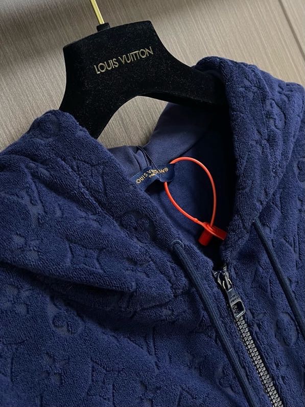 Áo khoác nhung Louis Vuitton LV 25361 Xanh Than khóa mũ Monogram dập nổi Like Auth S-L VTN