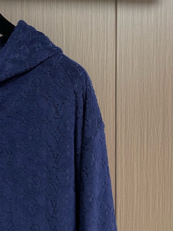 Áo khoác nhung Louis Vuitton LV 25361 Xanh Than khóa mũ Monogram dập nổi Like Auth S-L VTN