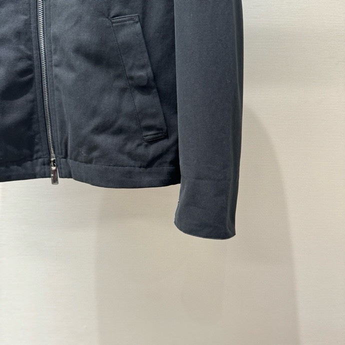 Áo khoác Burberry BBR 7060 Đen logo thêu ngực kẻ lót trong Like Auth S-L VTN