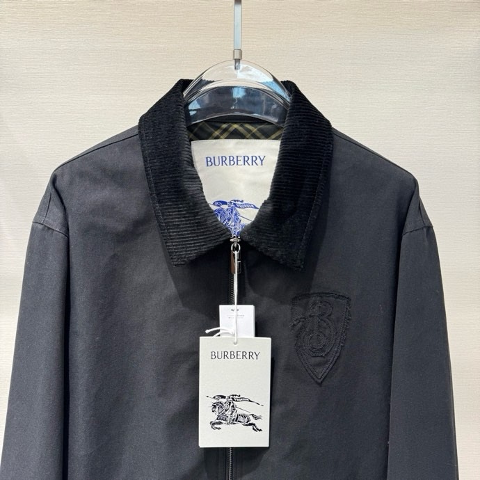 Áo khoác Burberry BBR 7060 Đen logo thêu ngực kẻ lót trong Like Auth S-L VTN