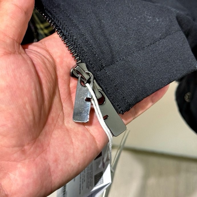 Áo khoác Burberry BBR 7060 Đen logo thêu ngực kẻ lót trong Like Auth S-L VTN