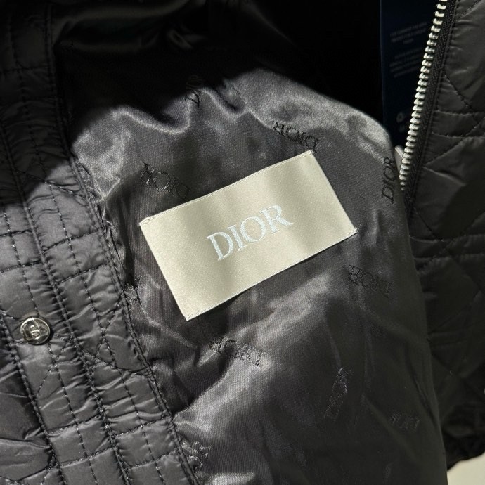 Áo khoác bomber phao Dior CD Đen dập vân quả Trám Like Auth S-L VTN