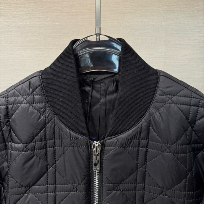 Áo khoác bomber phao Dior CD Đen dập vân quả Trám Like Auth S-L VTN