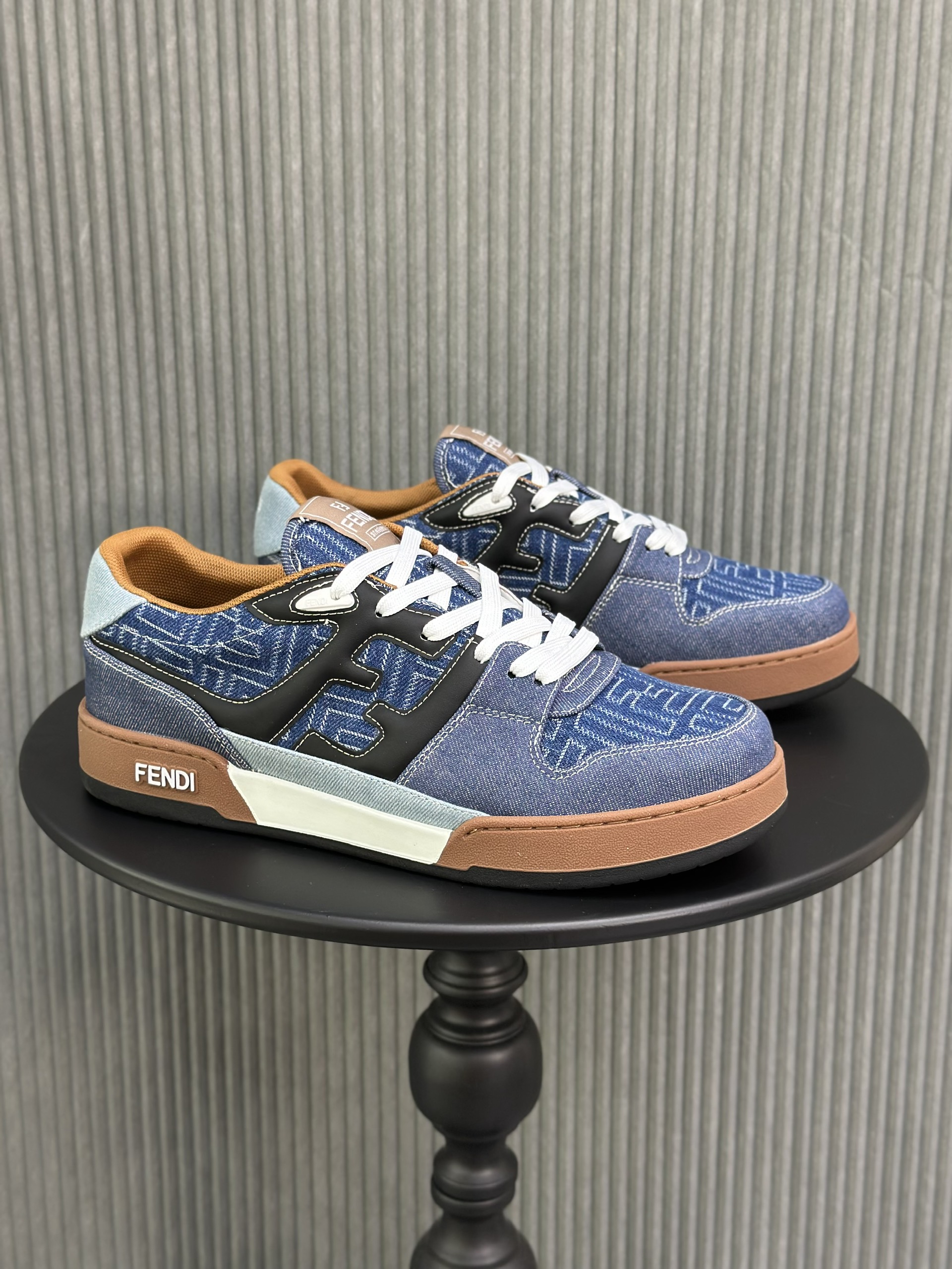 Giày sneaker Fendi Vải Xanh viền đế Nâu Like Auth 38-43 VTN