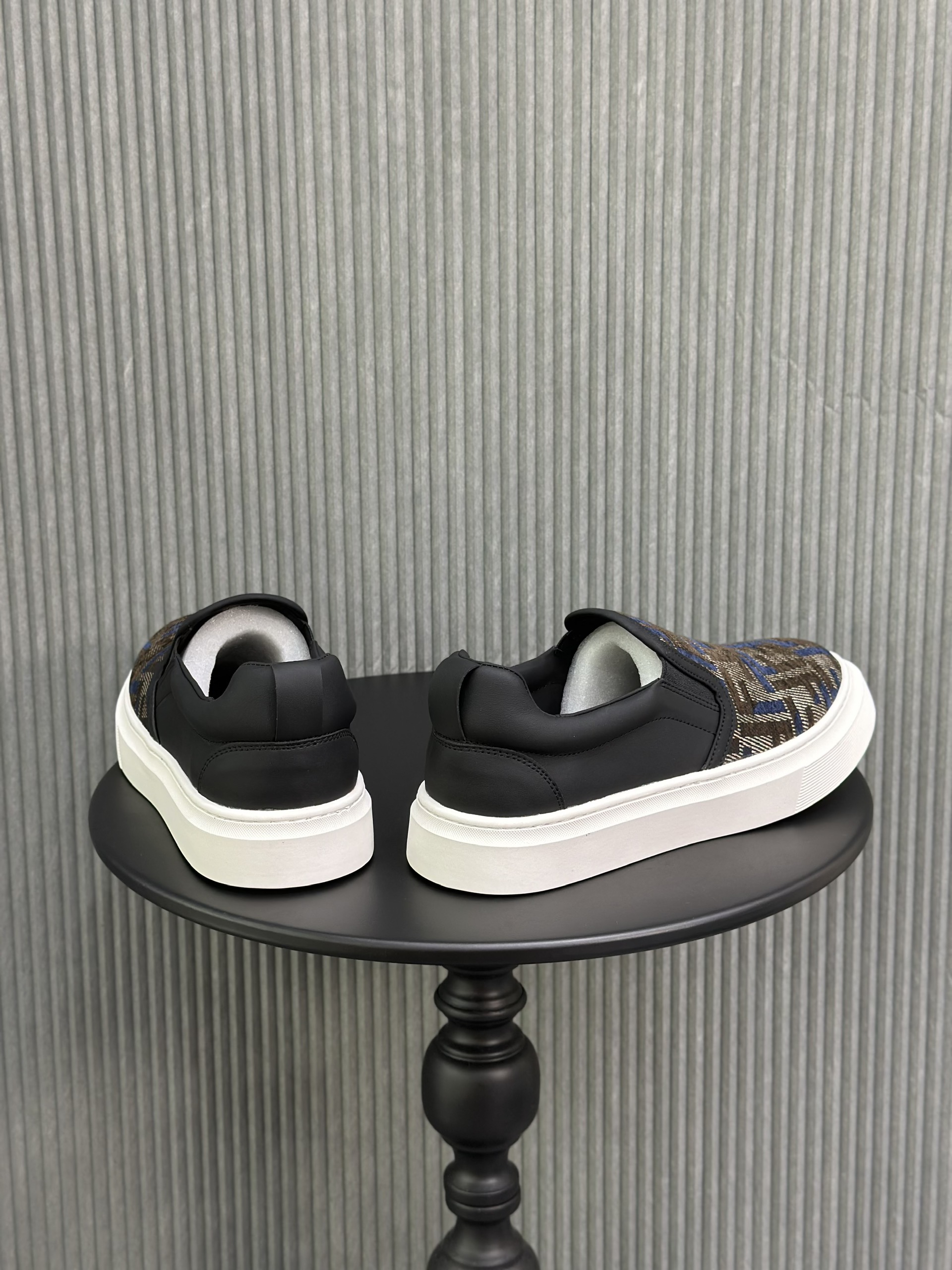 Giày slipon Fendi FF logo vải Nâu Xanh Like Auth 38-43 VTN