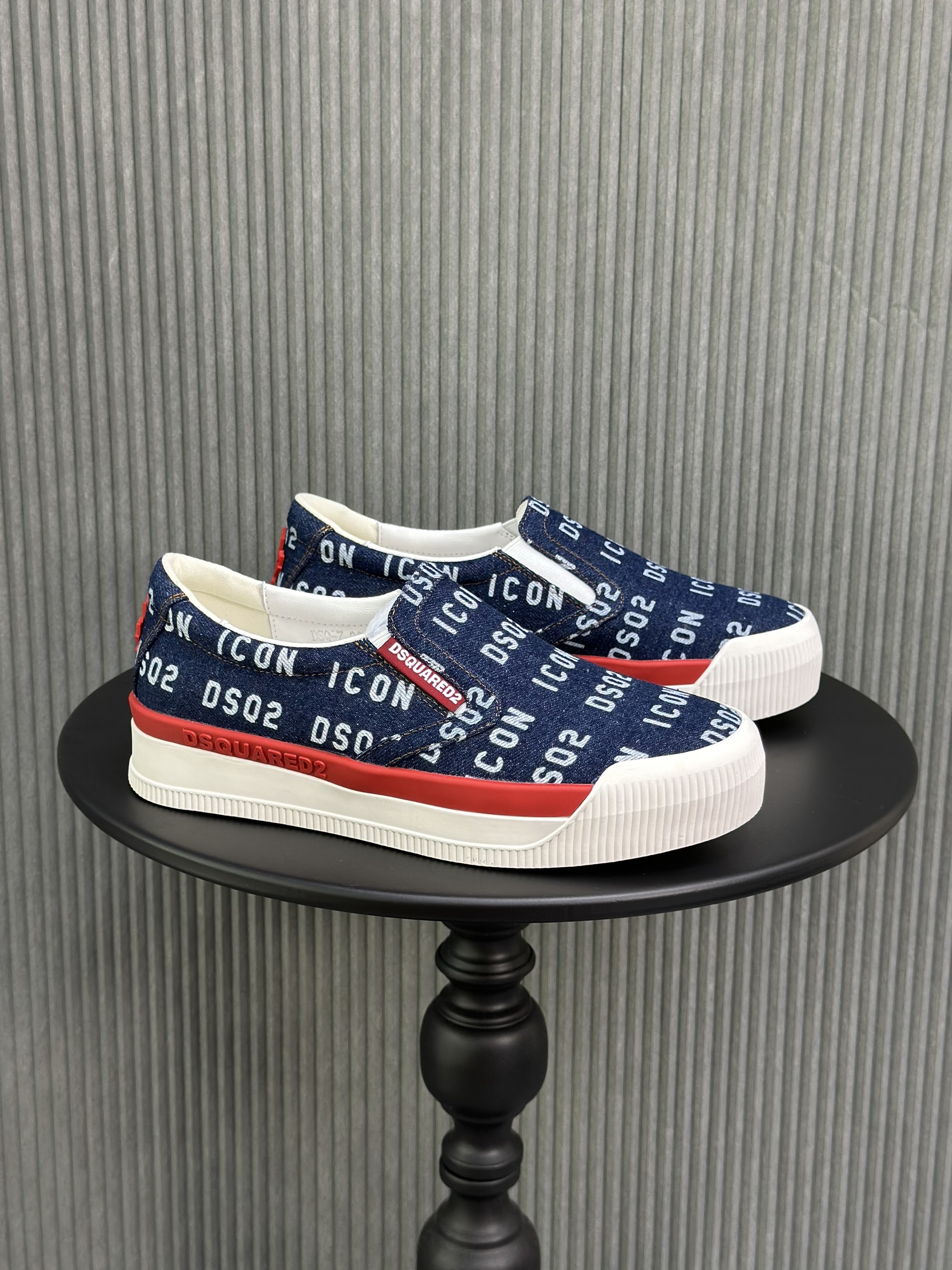 Giày slipon Dsquared2 DSQ icon Xanh than full logo chữ Trắng Like Auth 38-43 VTN