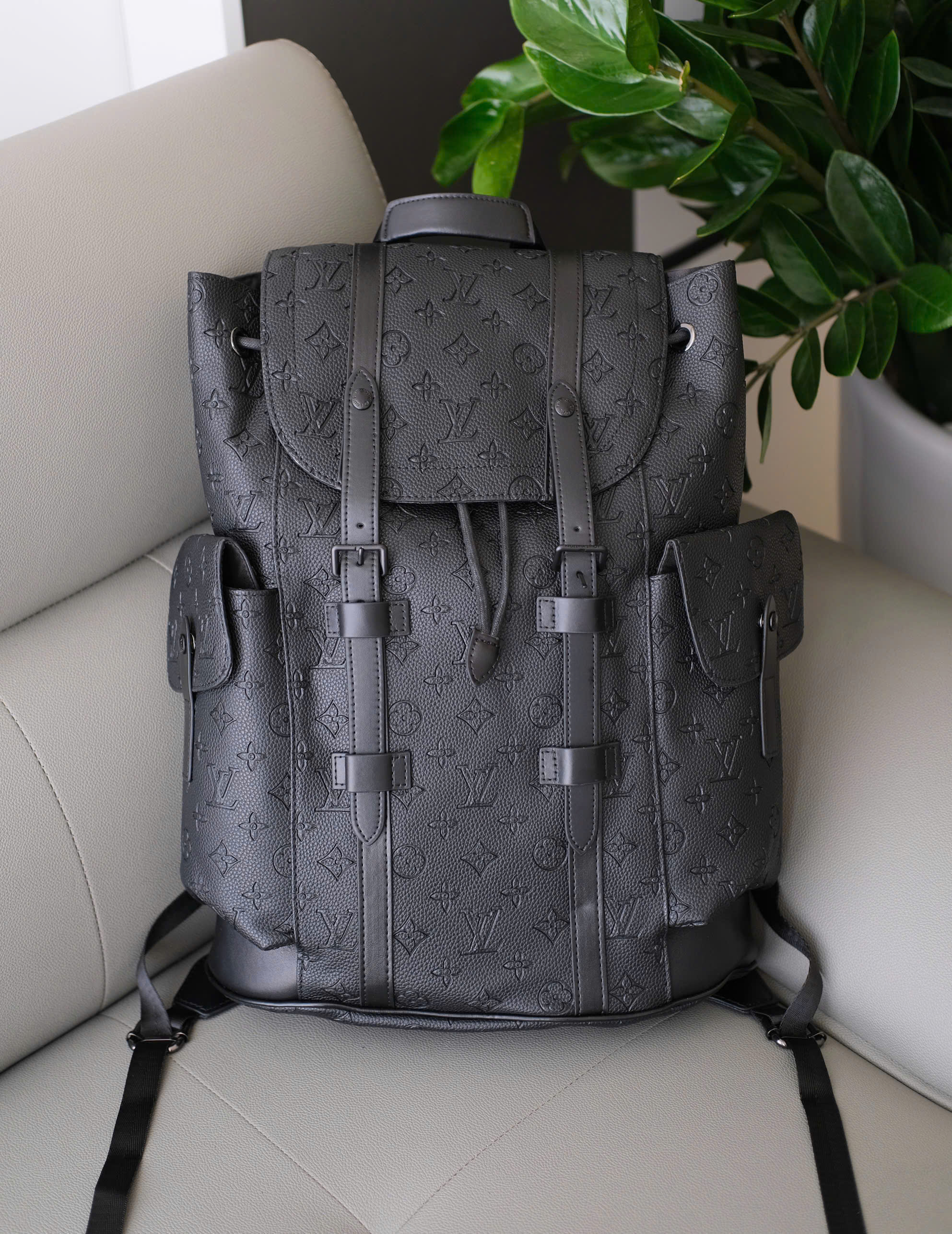 Balo Louis Vuitton LV Đen monogram full vân chìm tag da kẻ dọc Like Auth 39x31x11 DDT
