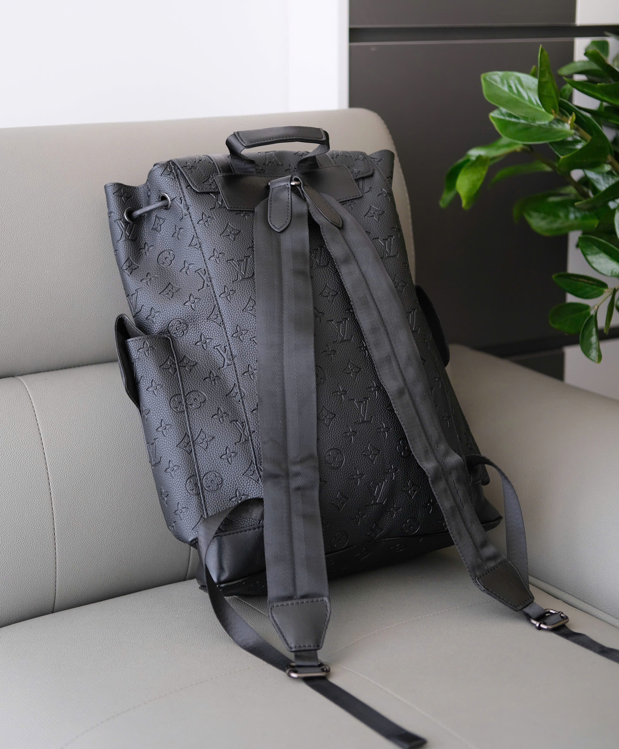 Balo Louis Vuitton LV Đen monogram full vân chìm tag da kẻ dọc Like Auth 39x31x11 DDT