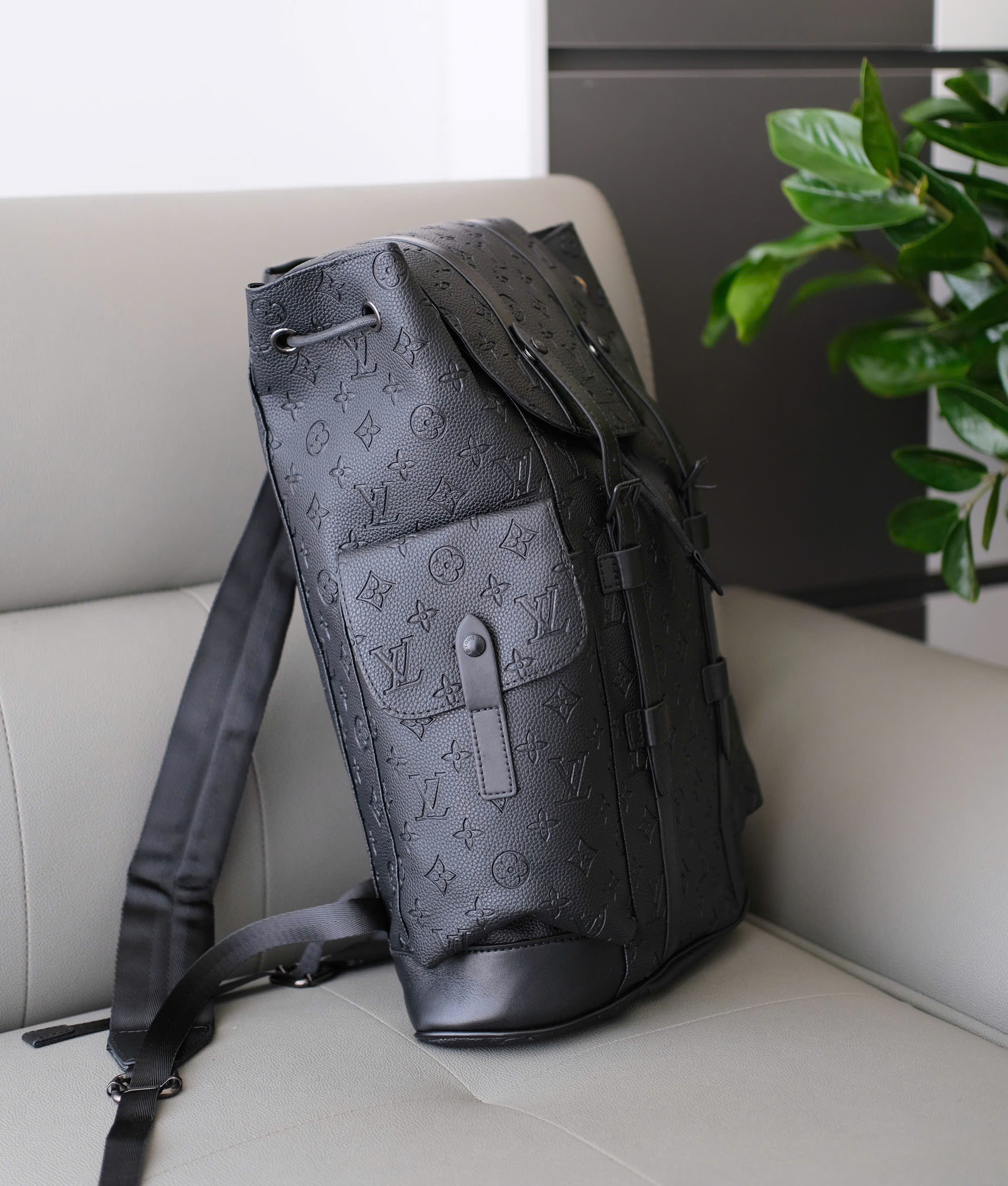 Balo Louis Vuitton LV Đen monogram full vân chìm tag da kẻ dọc Like Auth 39x31x11 DDT