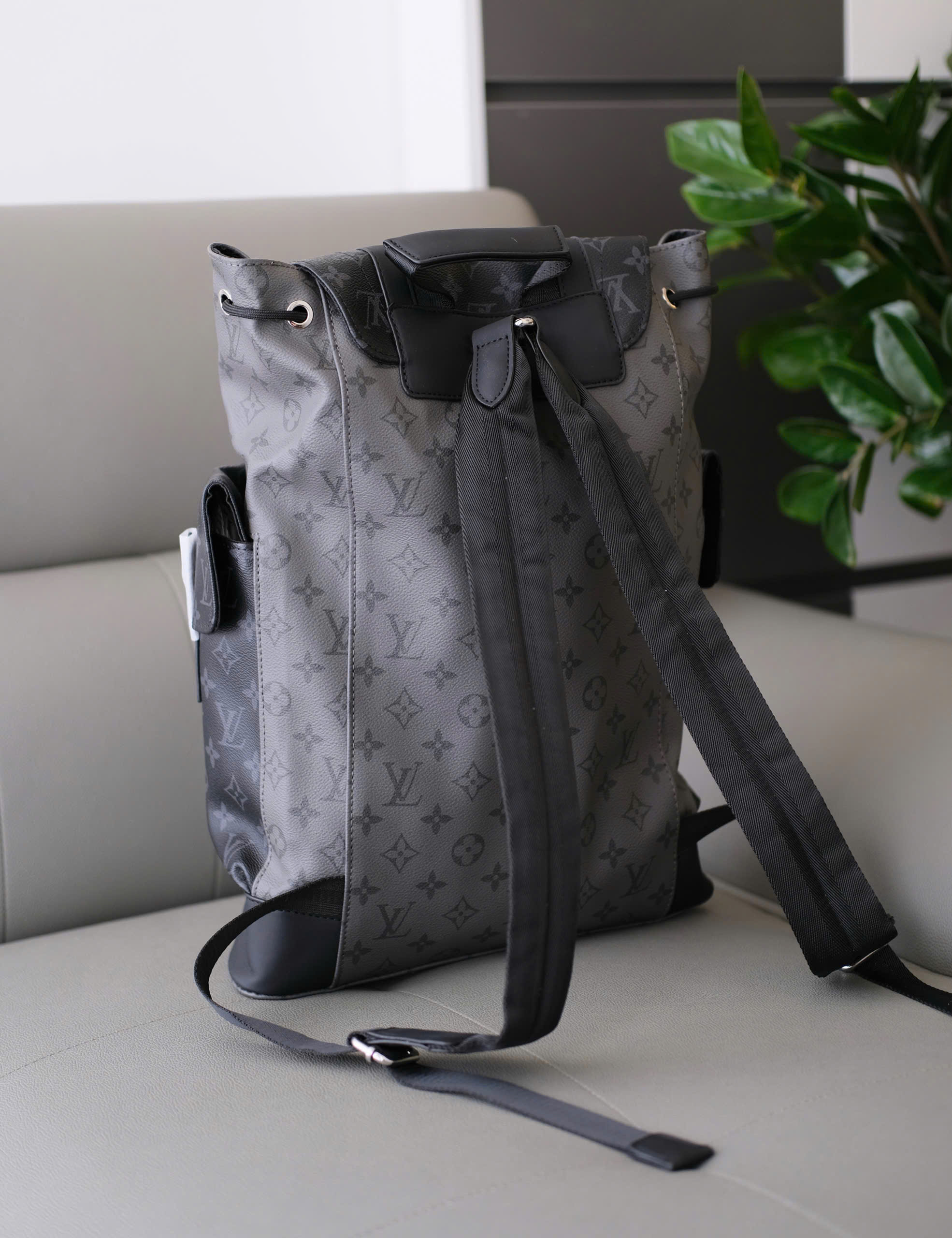 Balo Louis Vuitton LV Xám monogram full tag da kẻ dọc Like Auth 39x31x11 DDT