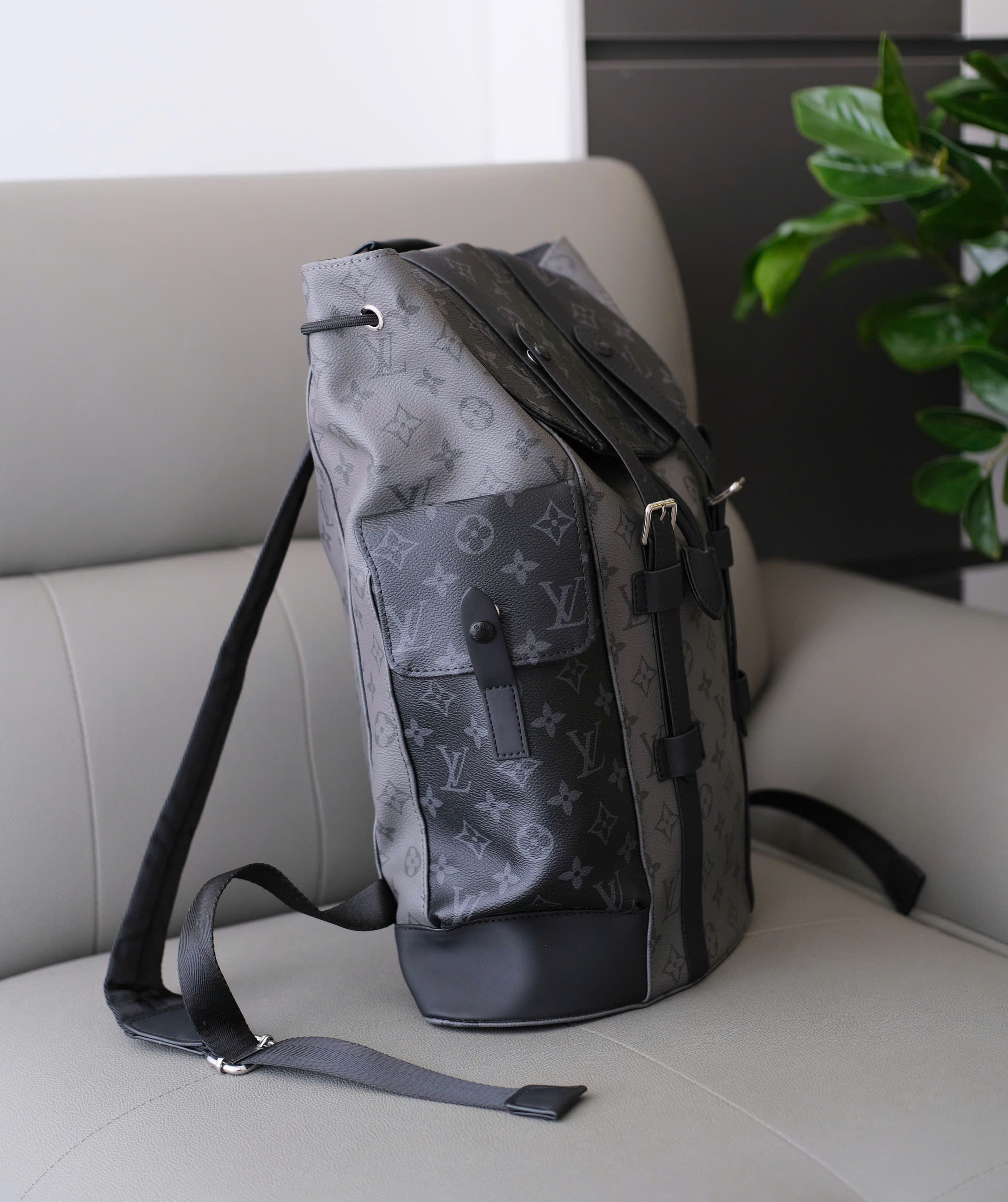 Balo Louis Vuitton LV Xám monogram full tag da kẻ dọc Like Auth 39x31x11 DDT