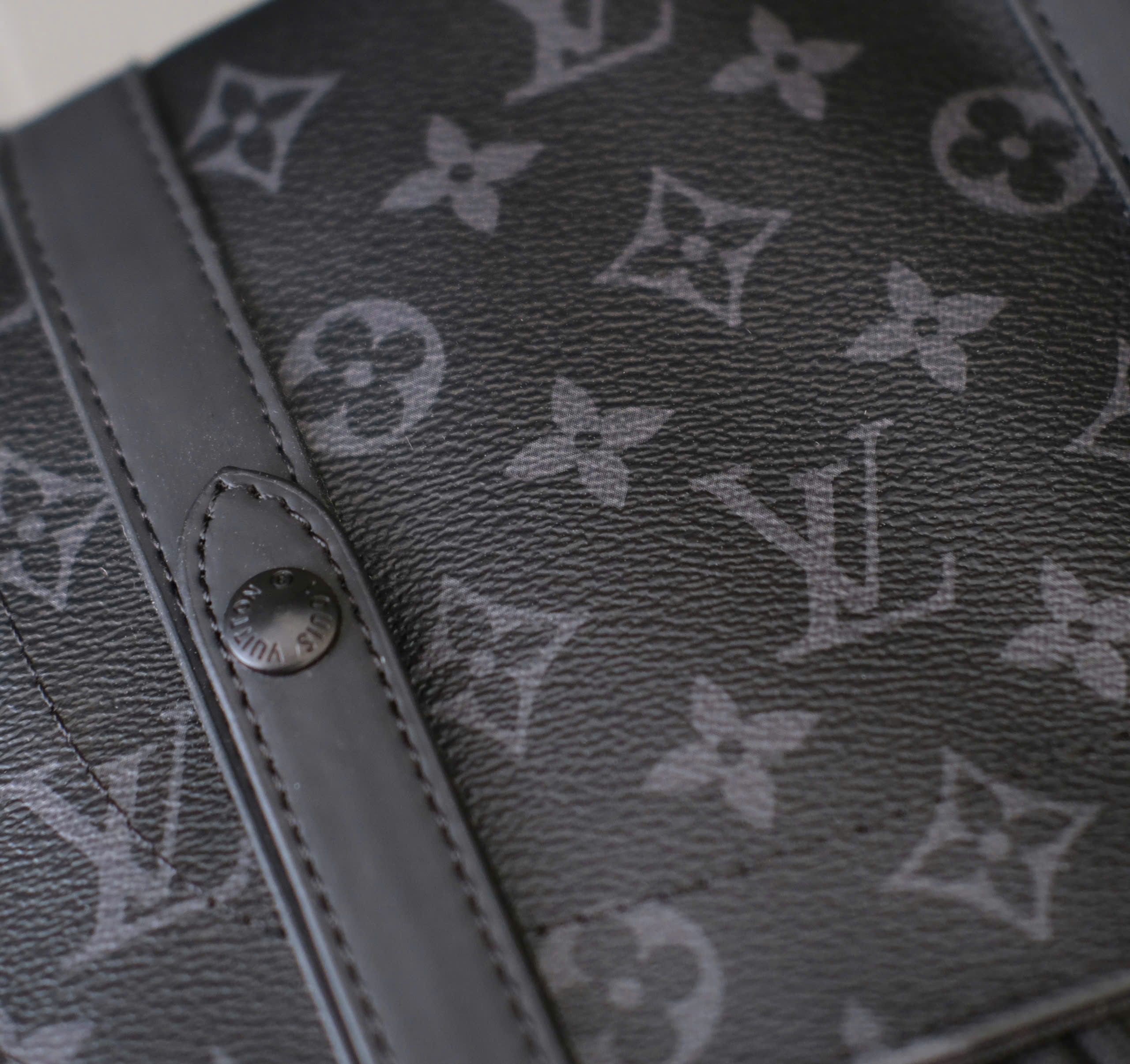 Balo Louis Vuitton LV Xám monogram full tag da kẻ dọc Like Auth 39x31x11 DDT