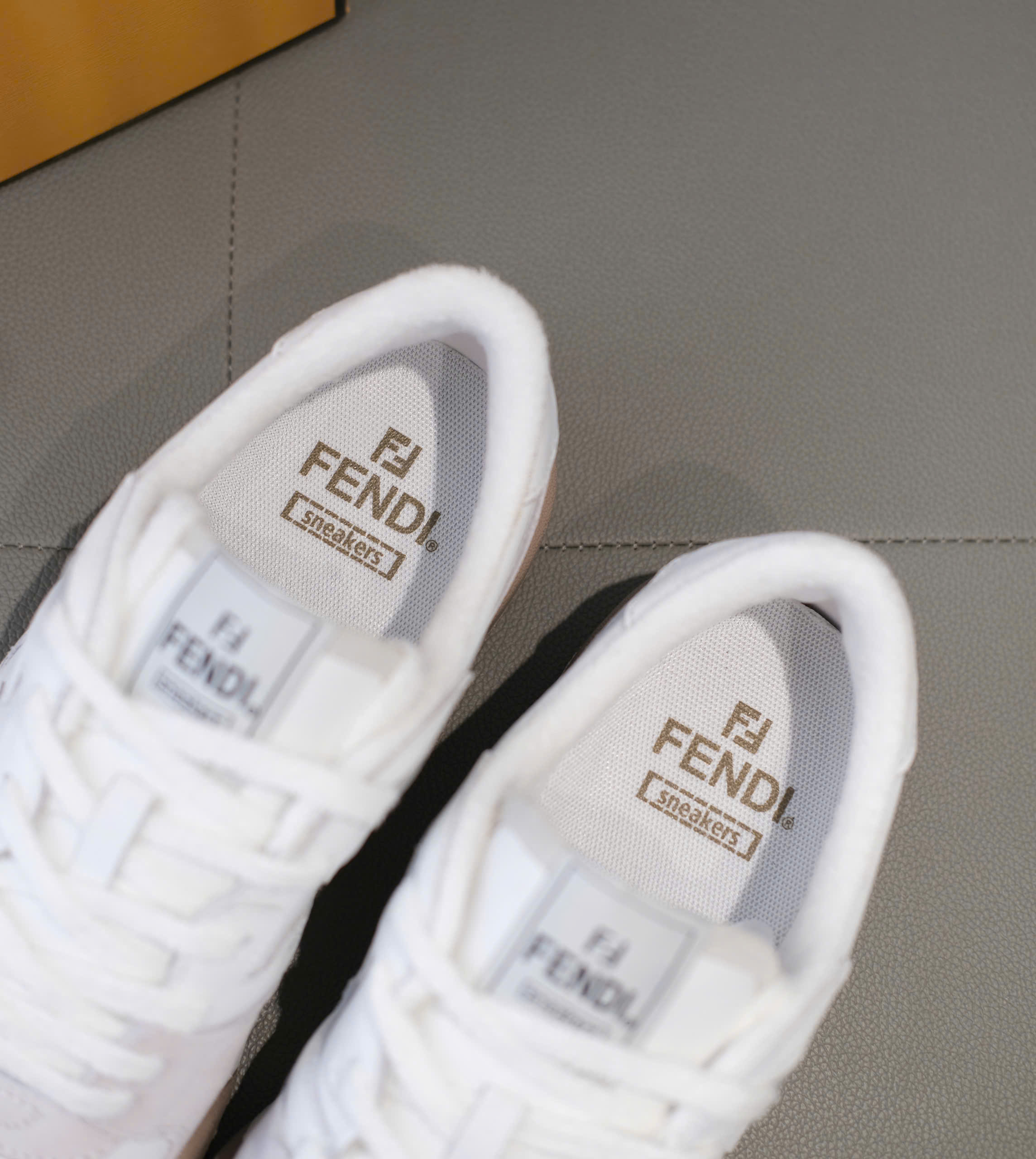 Giày sneaker Fendi Trắng Ghi Like Auth 38-43 DDT