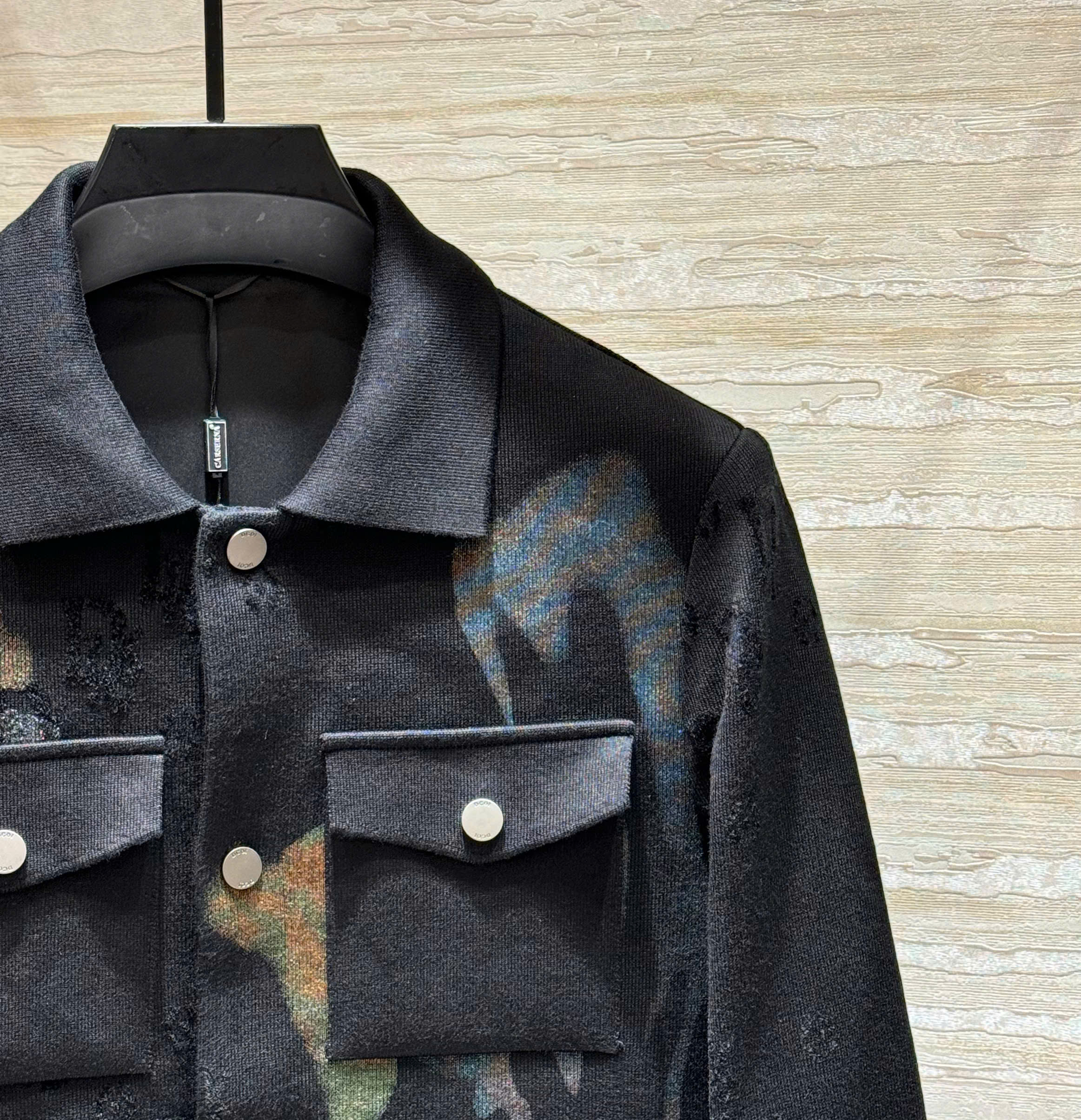 Áo khoác len Dior CD cổ bẻ túi ngực Đen loang Like Auth 48-54 DDT