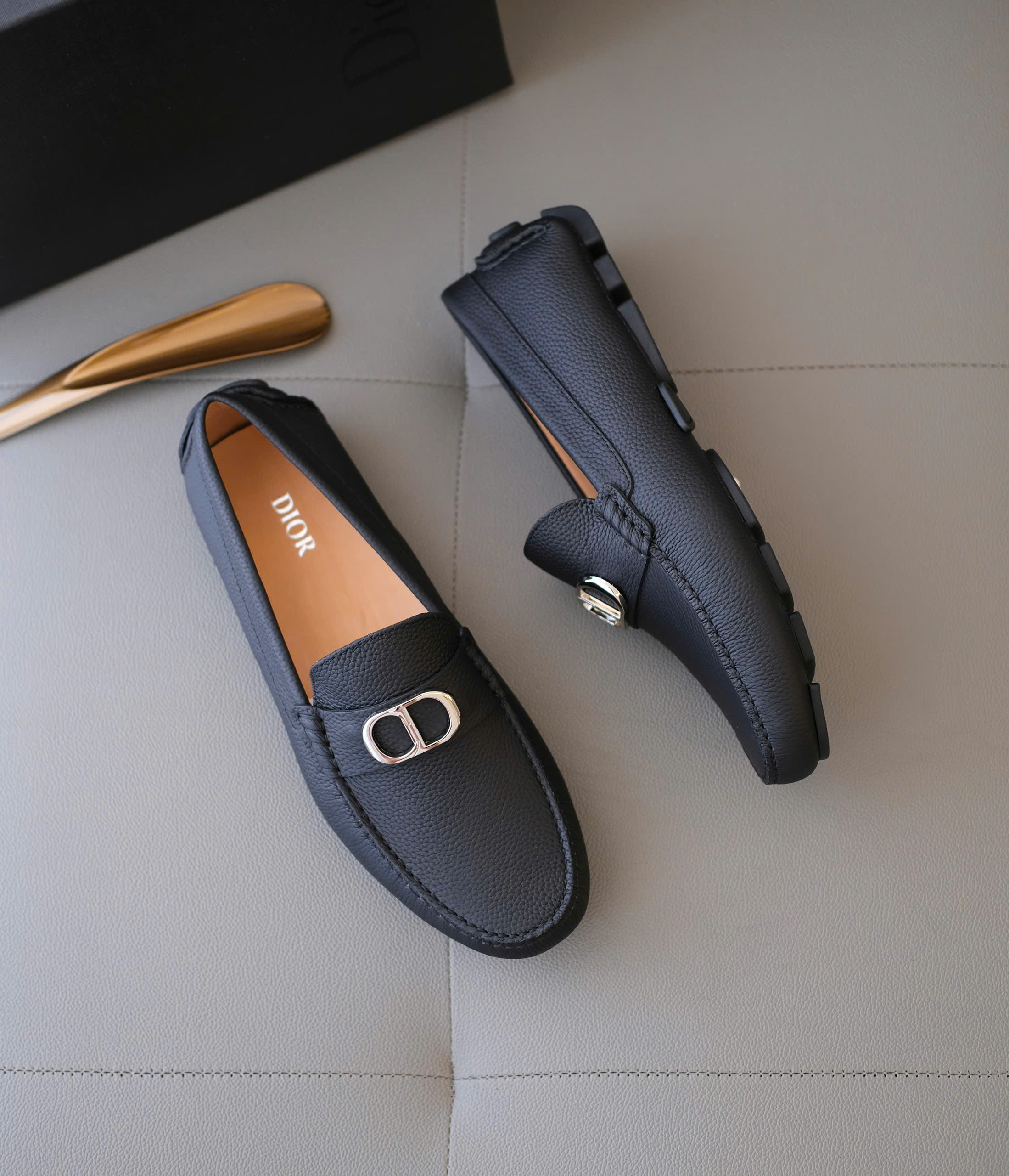 Giày moca Dior Đen sần logo CD tag bạc Like Auth 38-43 DDT