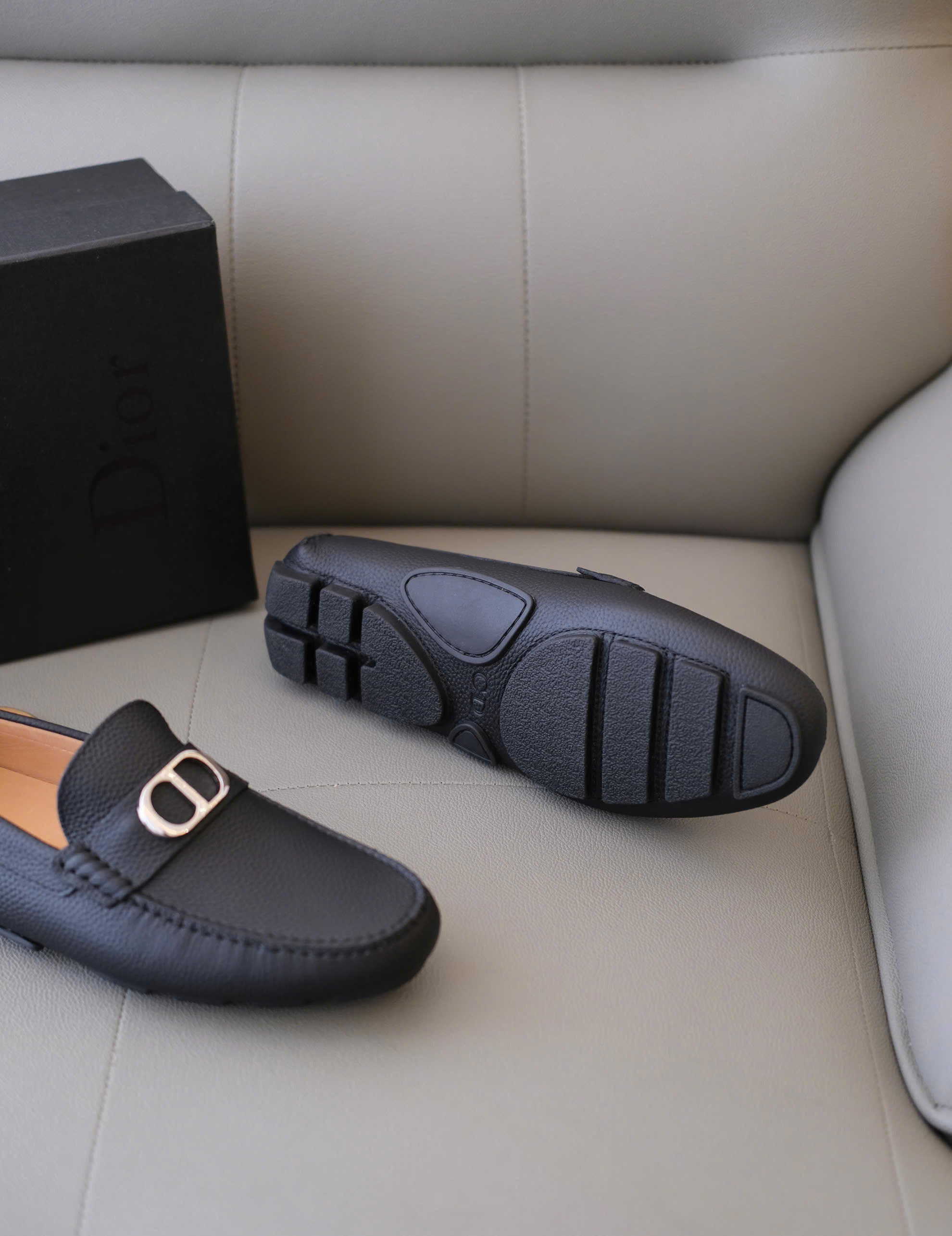 Giày moca Dior Đen sần logo CD tag bạc Like Auth 38-43 DDT