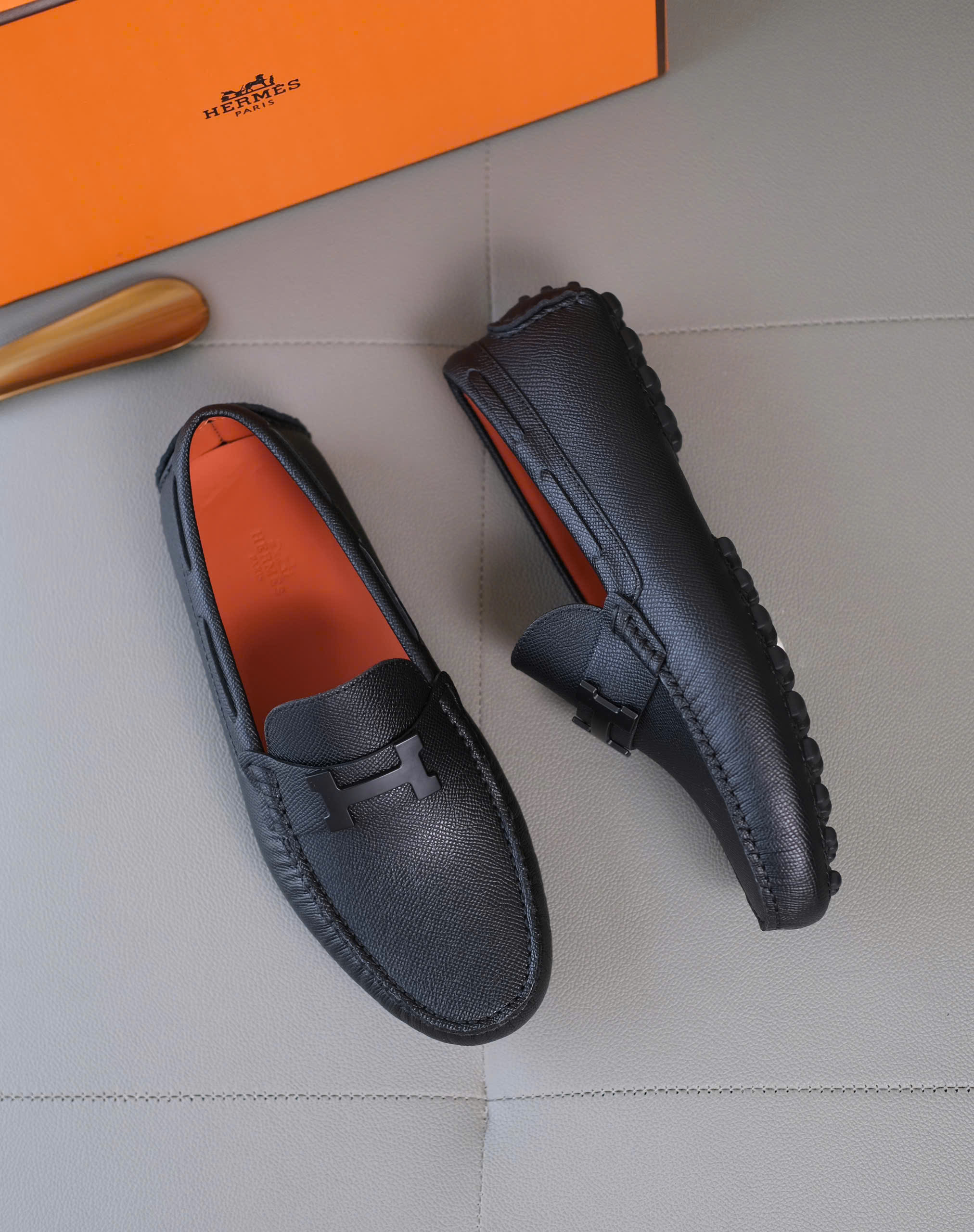Giày moca Hermes HM Đen sần logo chữ H đen Like Auth 38-43 DDT